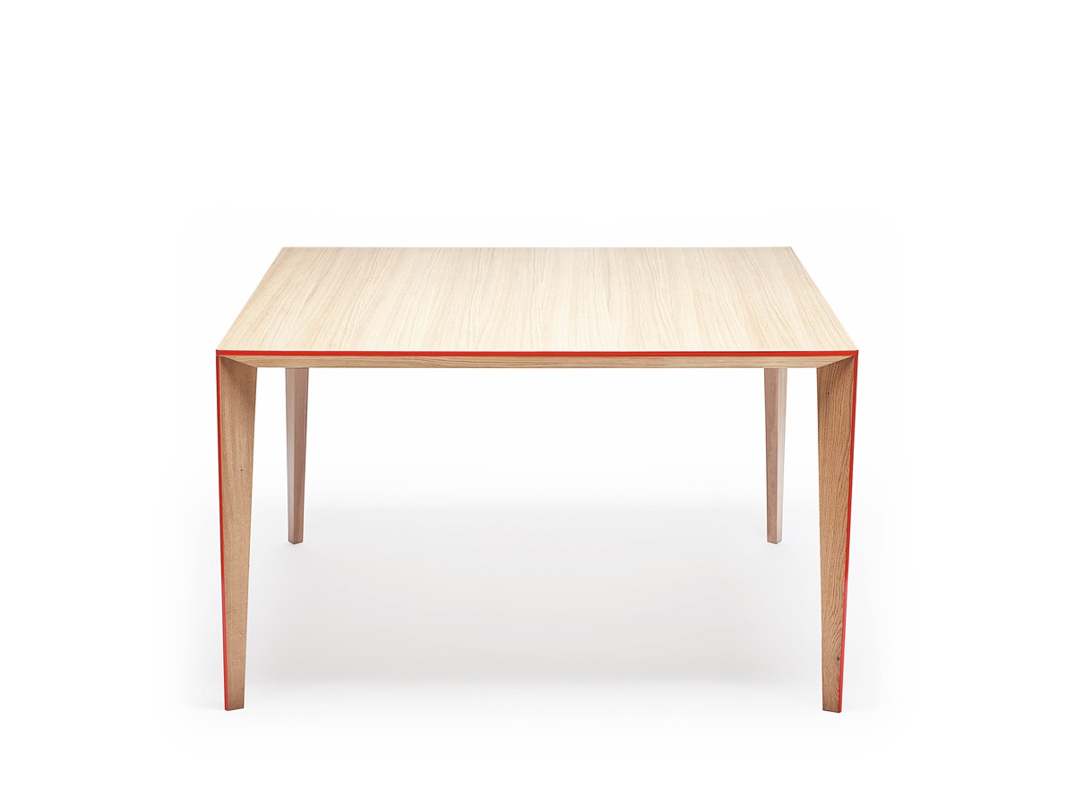 Skitsch Ray Table