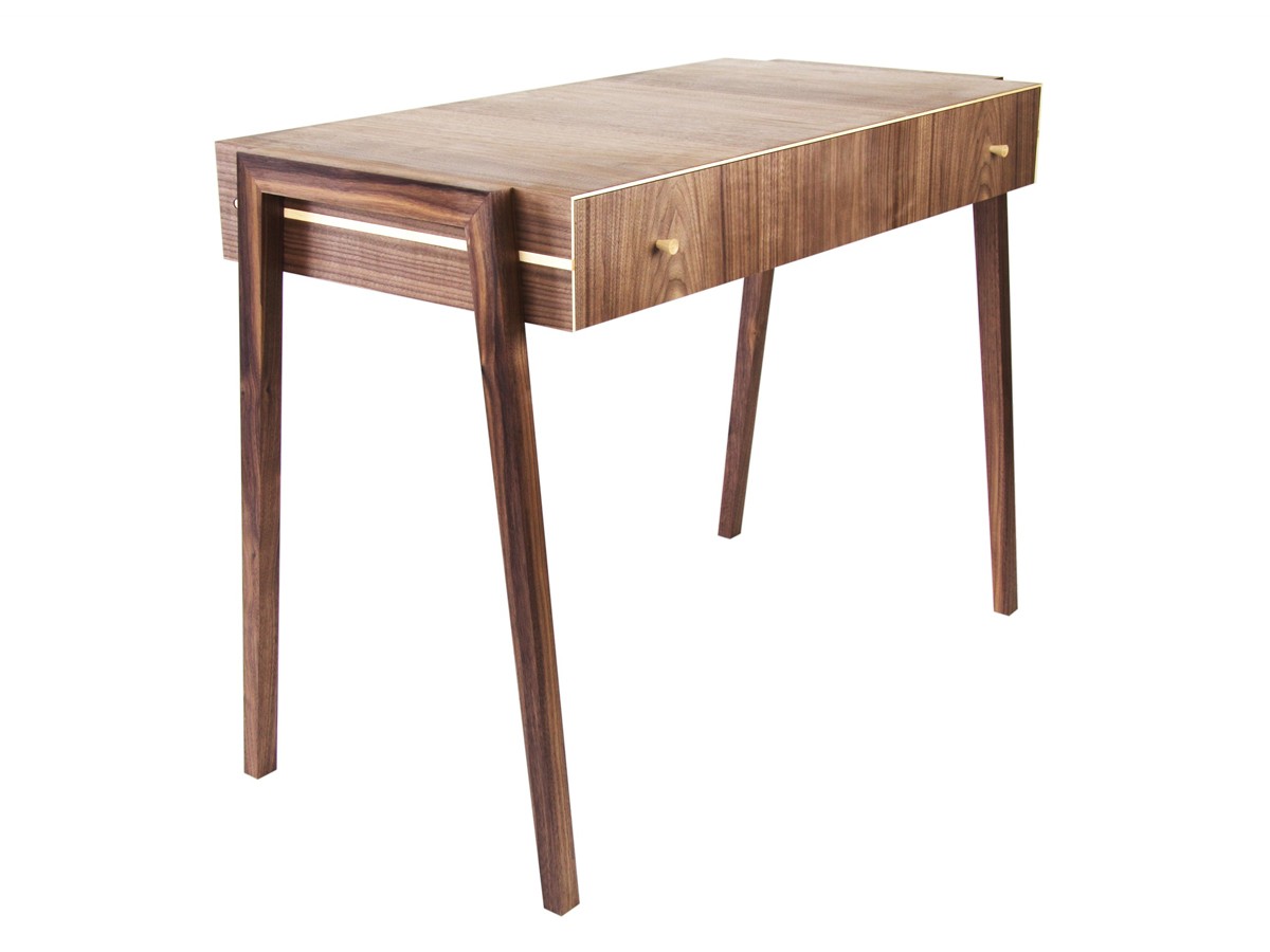 Young & Norgate Animate Desk