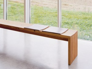 E15 BE01 Calle Bench