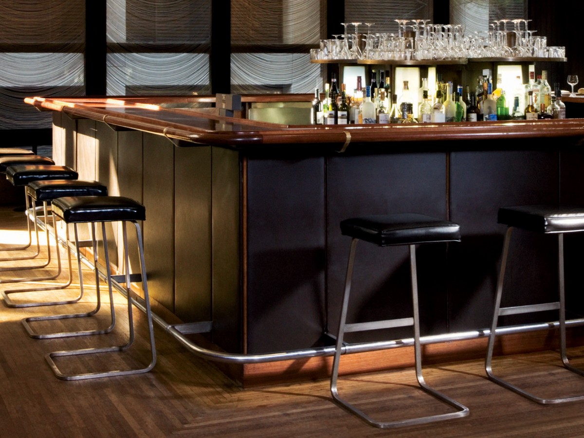 Buy the Knoll Studio Knoll Four Seasons Bar Stool at nest.co.uk