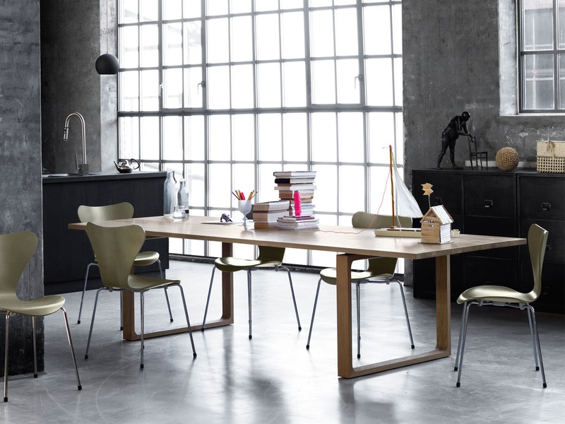 An evening at a restaurant essay picture