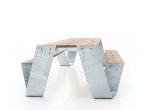 Extremis Hopper Table