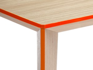 Skitsch Ray Table