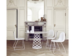 Gubi Aoyama Cafe Table