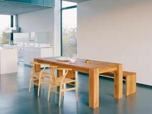 E15 BE01 Calle Bench